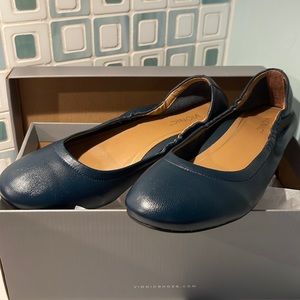 Women’s Alexa ballet flat navy size 9.5.